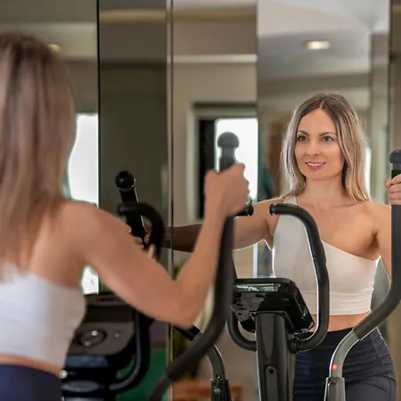 Blue Dome מלון דירות 4*