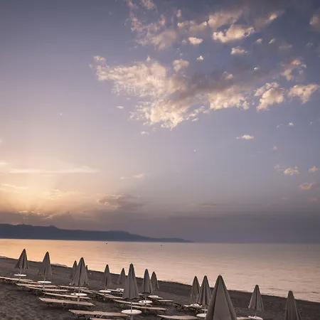 Blue Dome شقة فندقية 4*